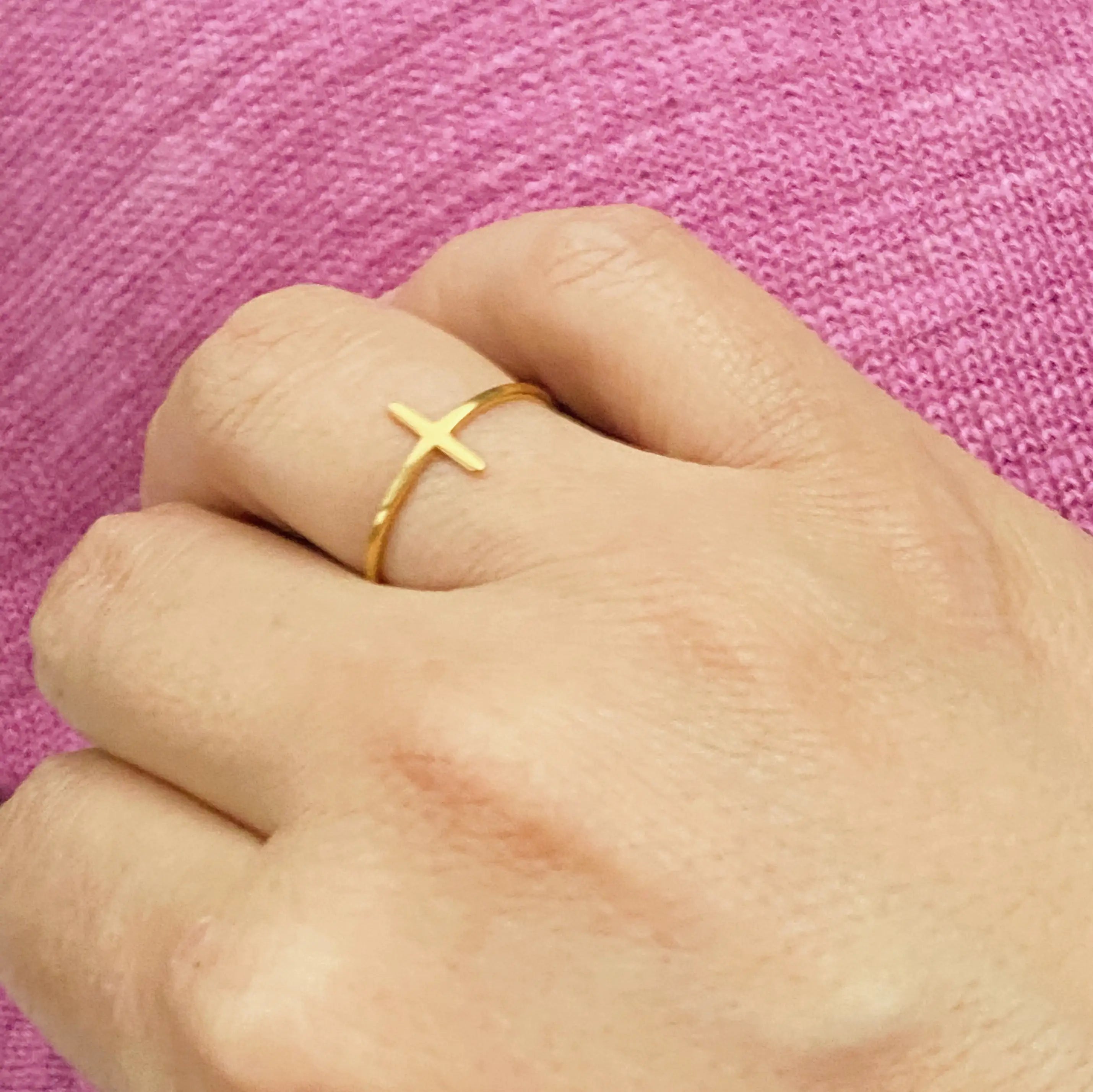 Unique Gold Rings – Side Cross Ring for Meaningful Elegance smart-purchase