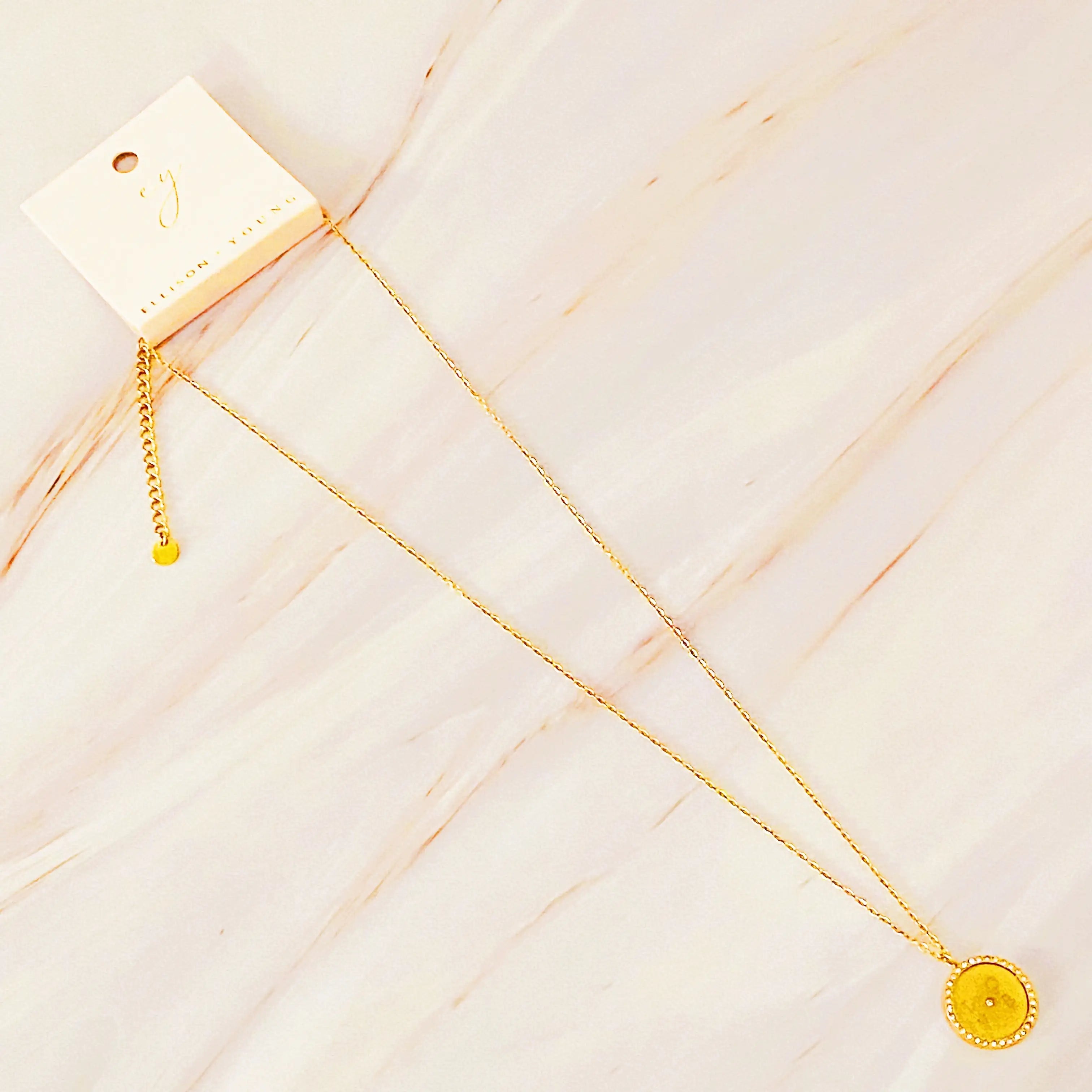 Loveholic Round Pendant Necklace: Romantic Gold Locket Pendant Elegance smart-purchase