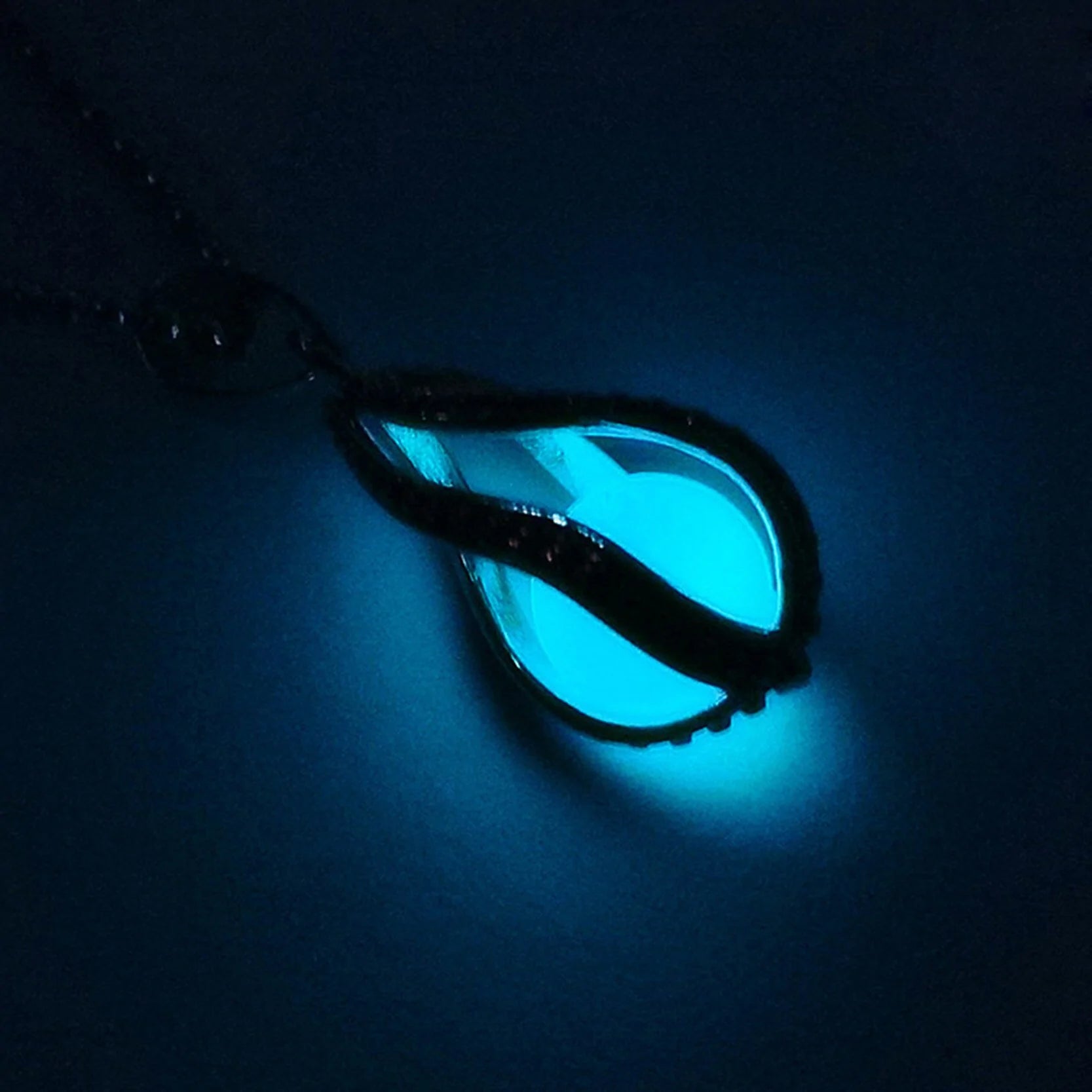 Luminous Pendant Necklace: Radiant Elegance with a 2 Stone Necklace Design smart-purchase