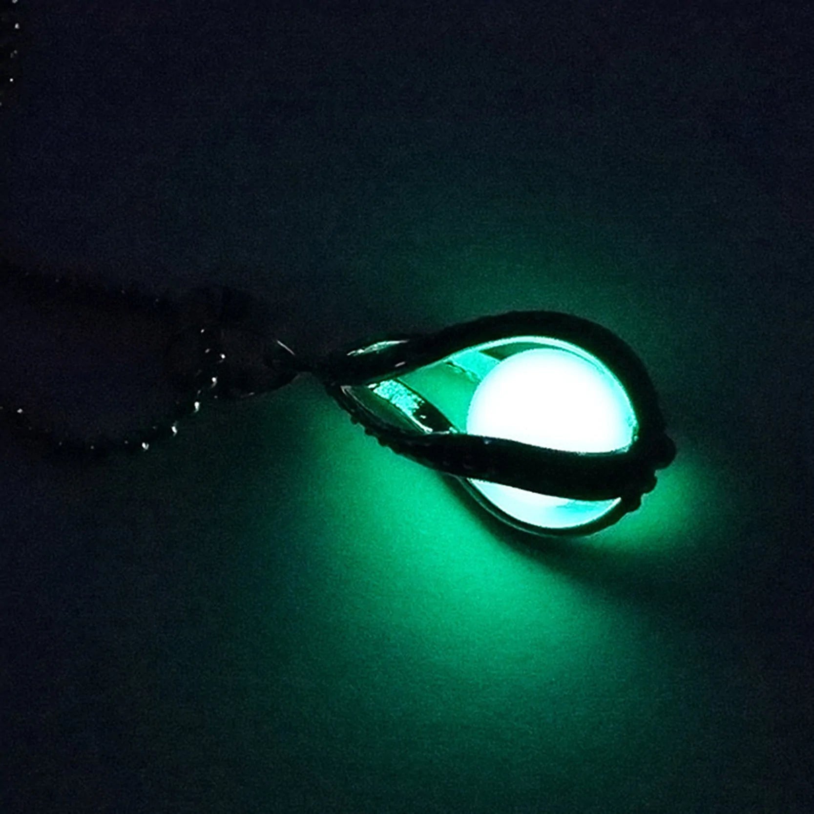 Luminous Pendant Necklace: Radiant Elegance with a 2 Stone Necklace Design smart-purchase