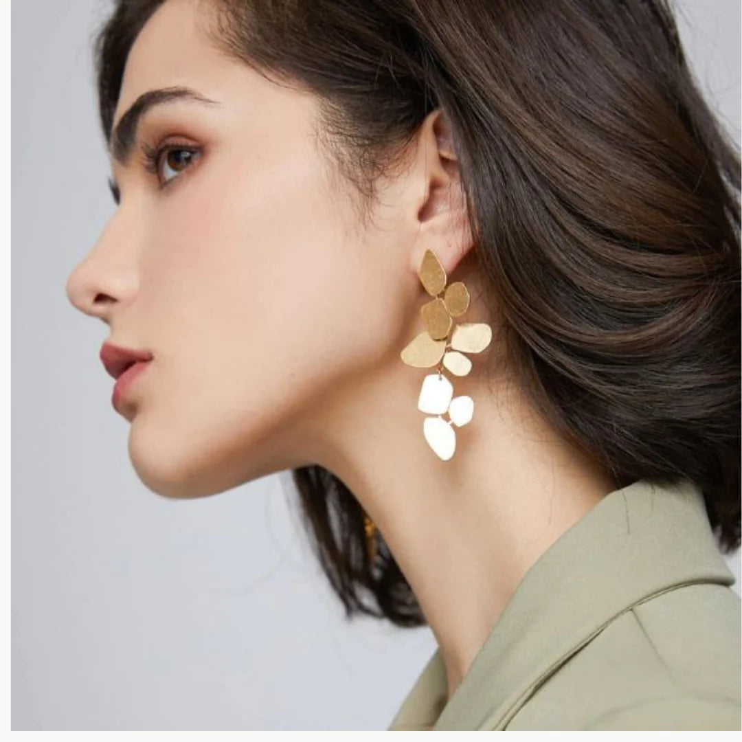 Dangle and Drop Earrings: White Gold Dangle Earrings with Flower Design smart-purchase