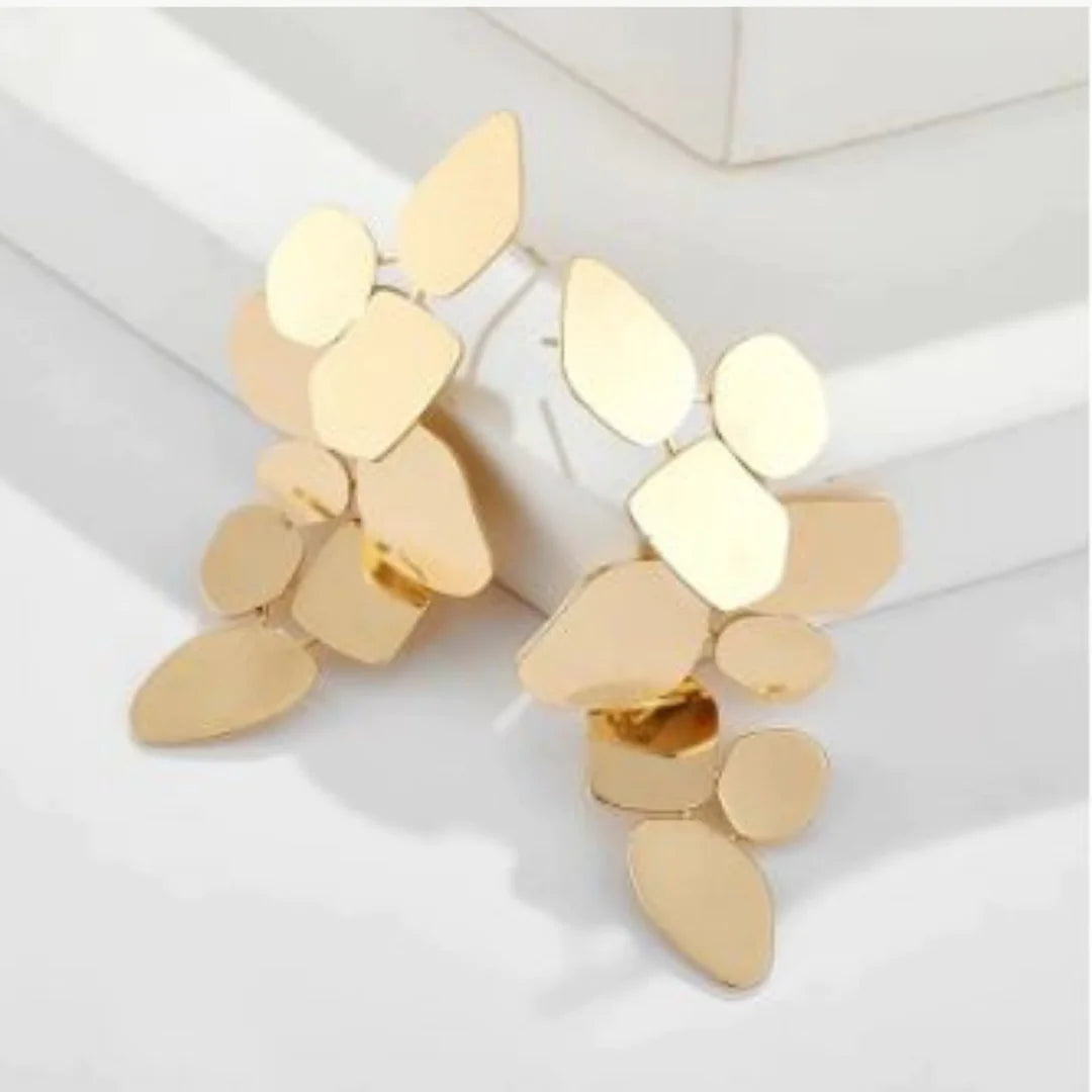 Dangle and Drop Earrings: White Gold Dangle Earrings with Flower Design smart-purchase