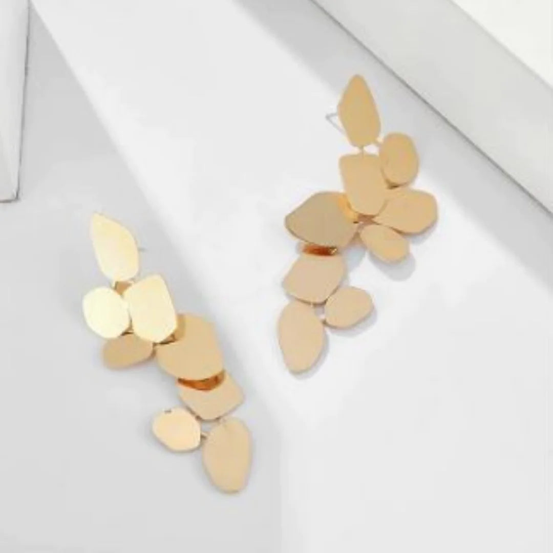 Dangle and Drop Earrings: White Gold Dangle Earrings with Flower Design smart-purchase