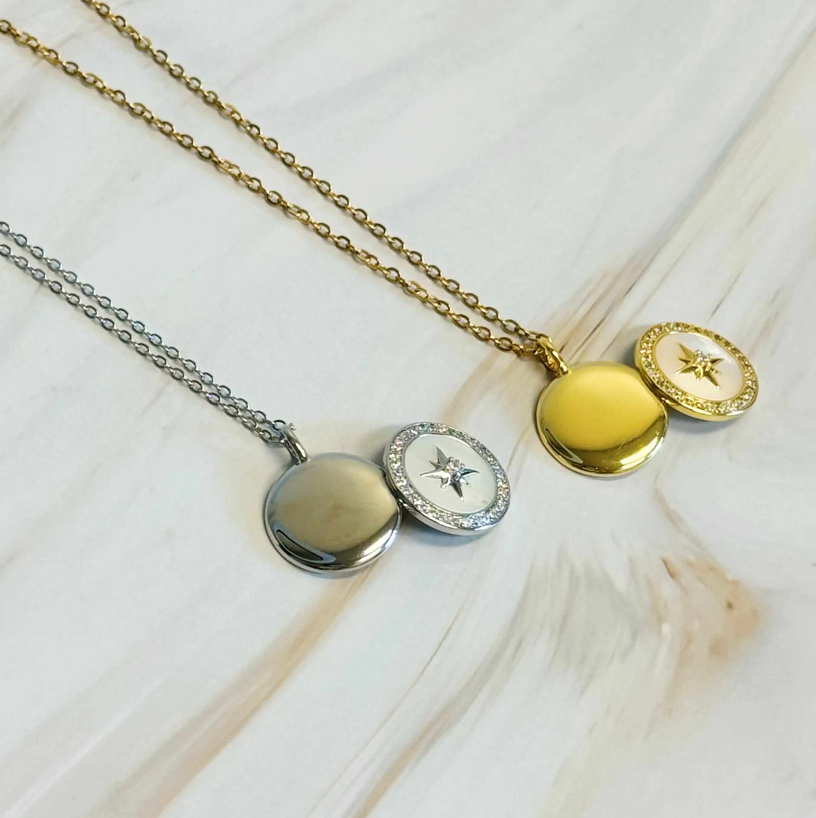 Shine Compass Open Locket Pendant Necklace: 18k Gold Locket Necklace for Personalized Style smart-purchase