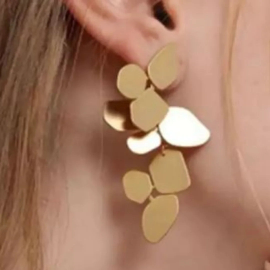 Dangle and Drop Earrings: White Gold Dangle Earrings with Flower Design smart-purchase