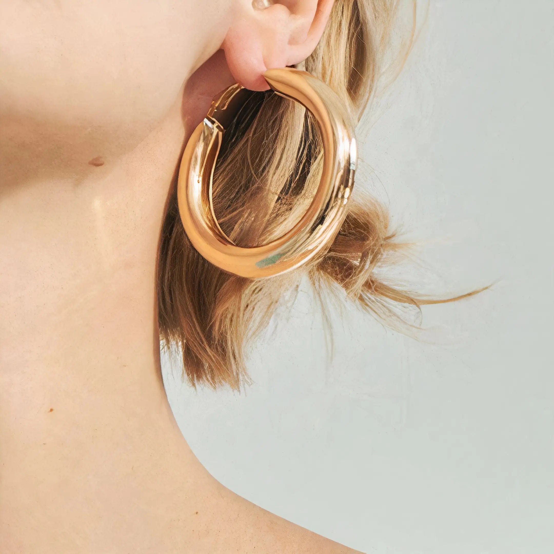Zales Gold Earrings Hoops: Aura Earrings for Ethereal Elegance smart-purchase
