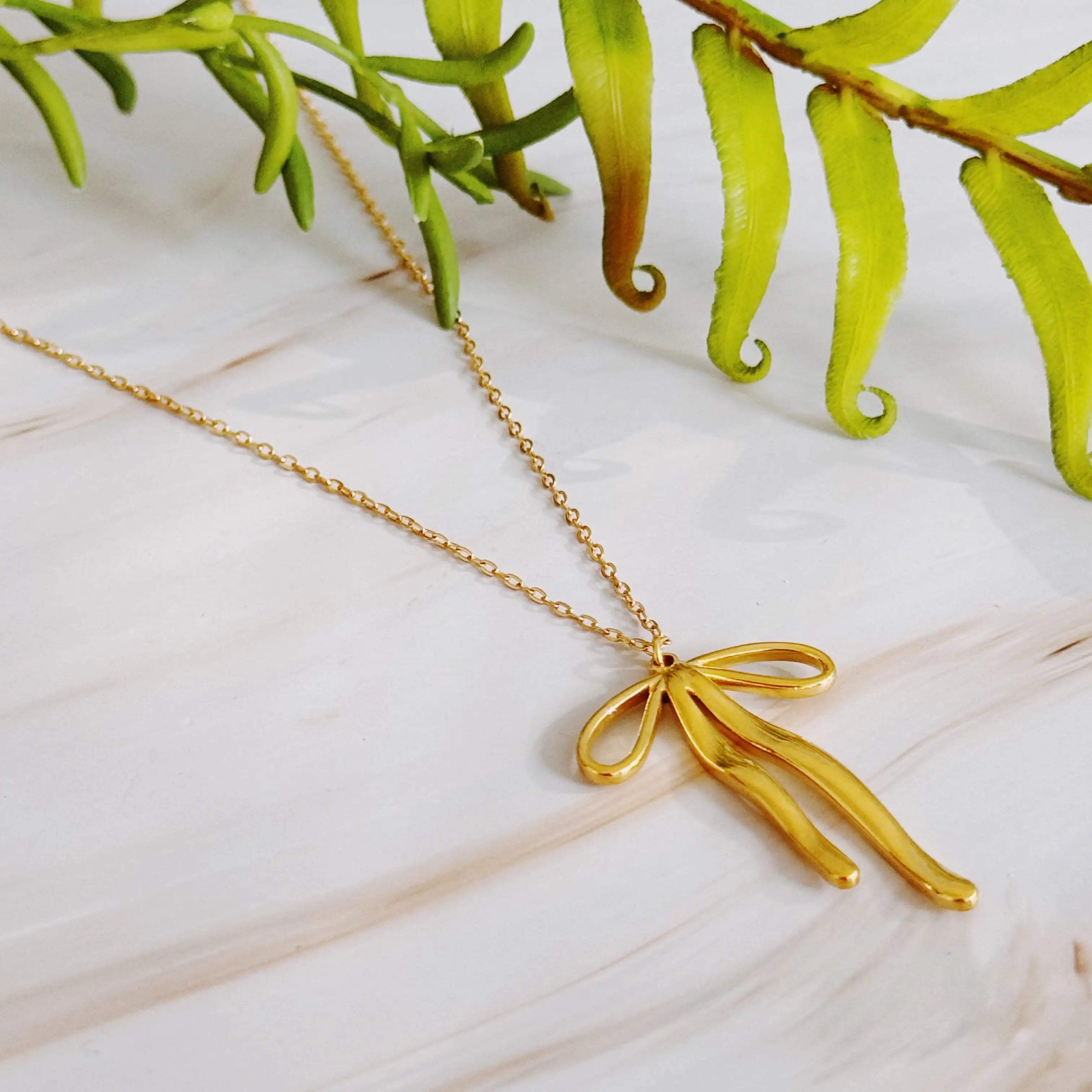 Stylish Bow Pendant Necklace: Pandora Locket Necklace for Chic Elegance smart-purchase