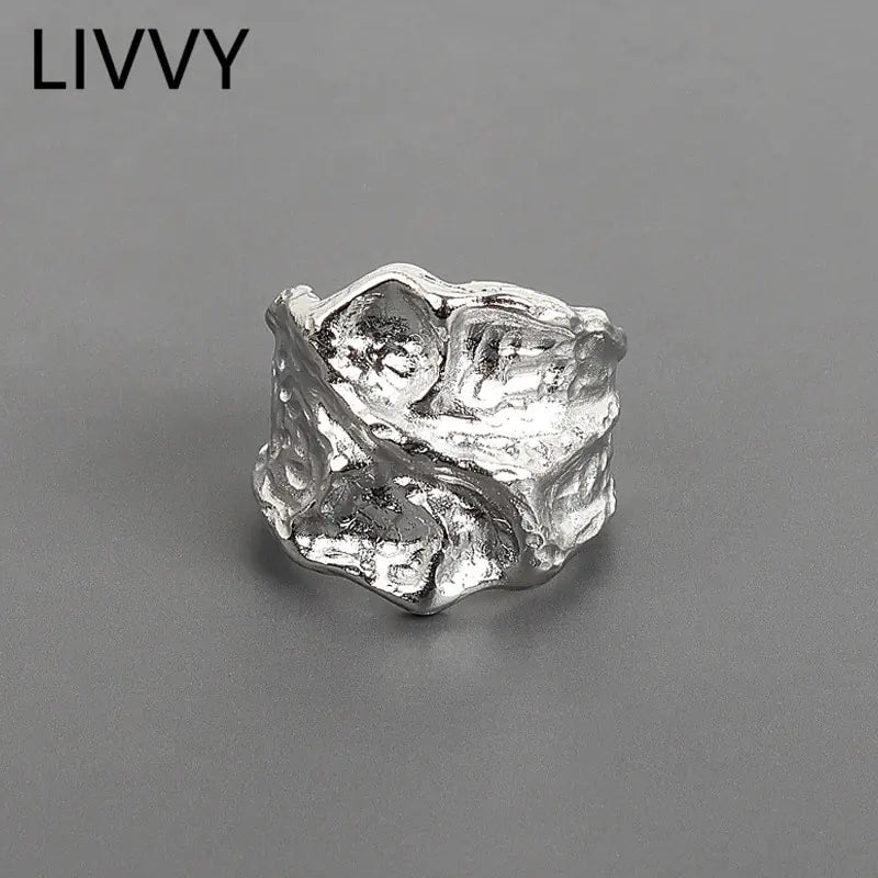 Minimalist Gold Rings – Matte Surface Ellipse Rings for Women’s Modern Style