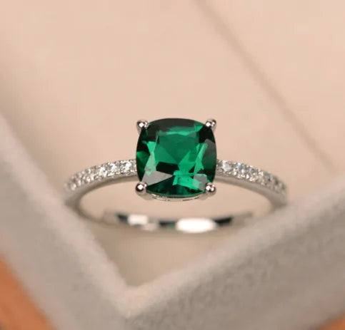 Embellished Emerald Luxury Ring for Elegant Style - Unique Diamond Rings with Timeless Beauty