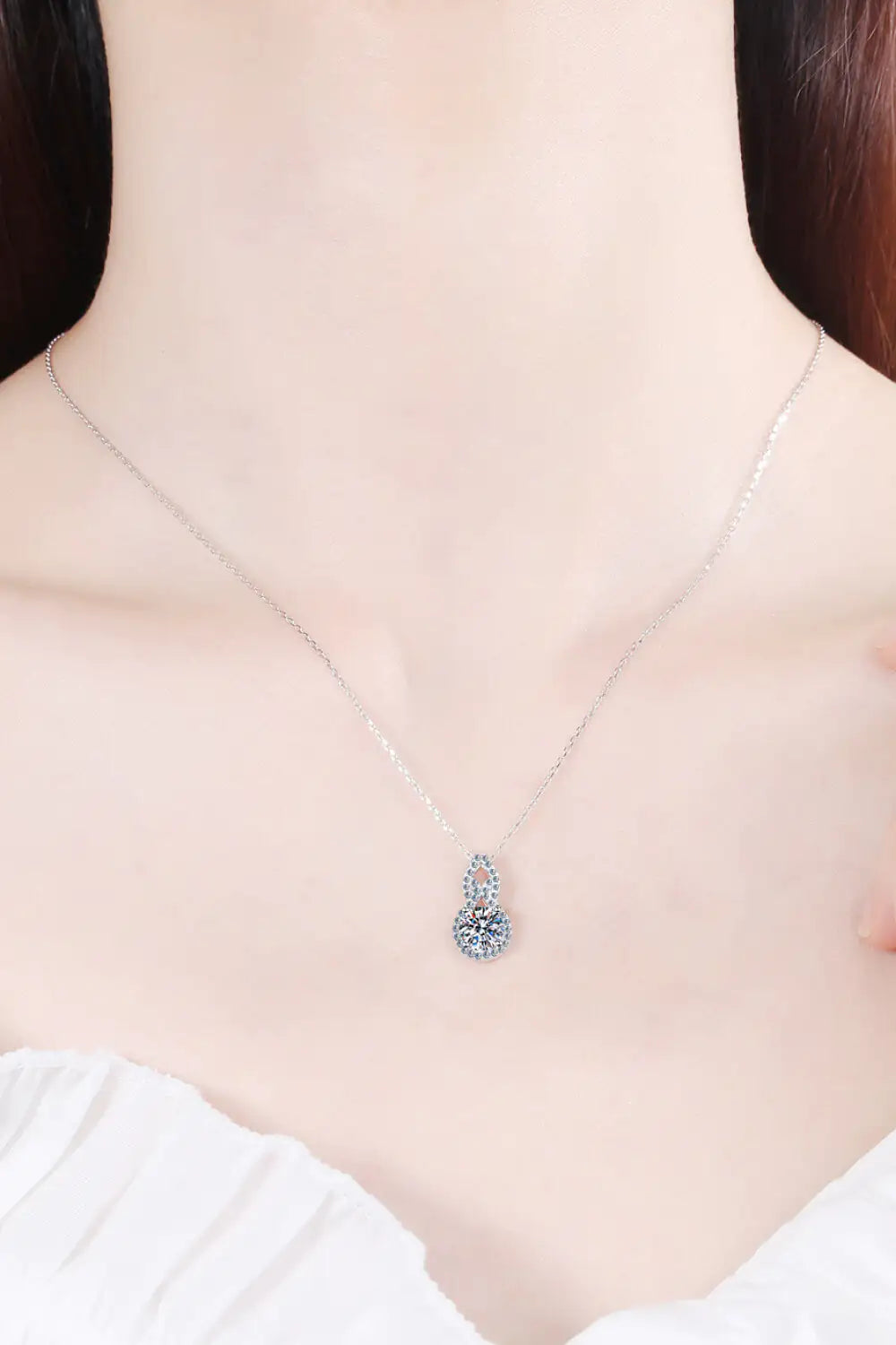 Sterling Silver Necklace with Pendant: 1 Carat Moissanite for Elegant Shine