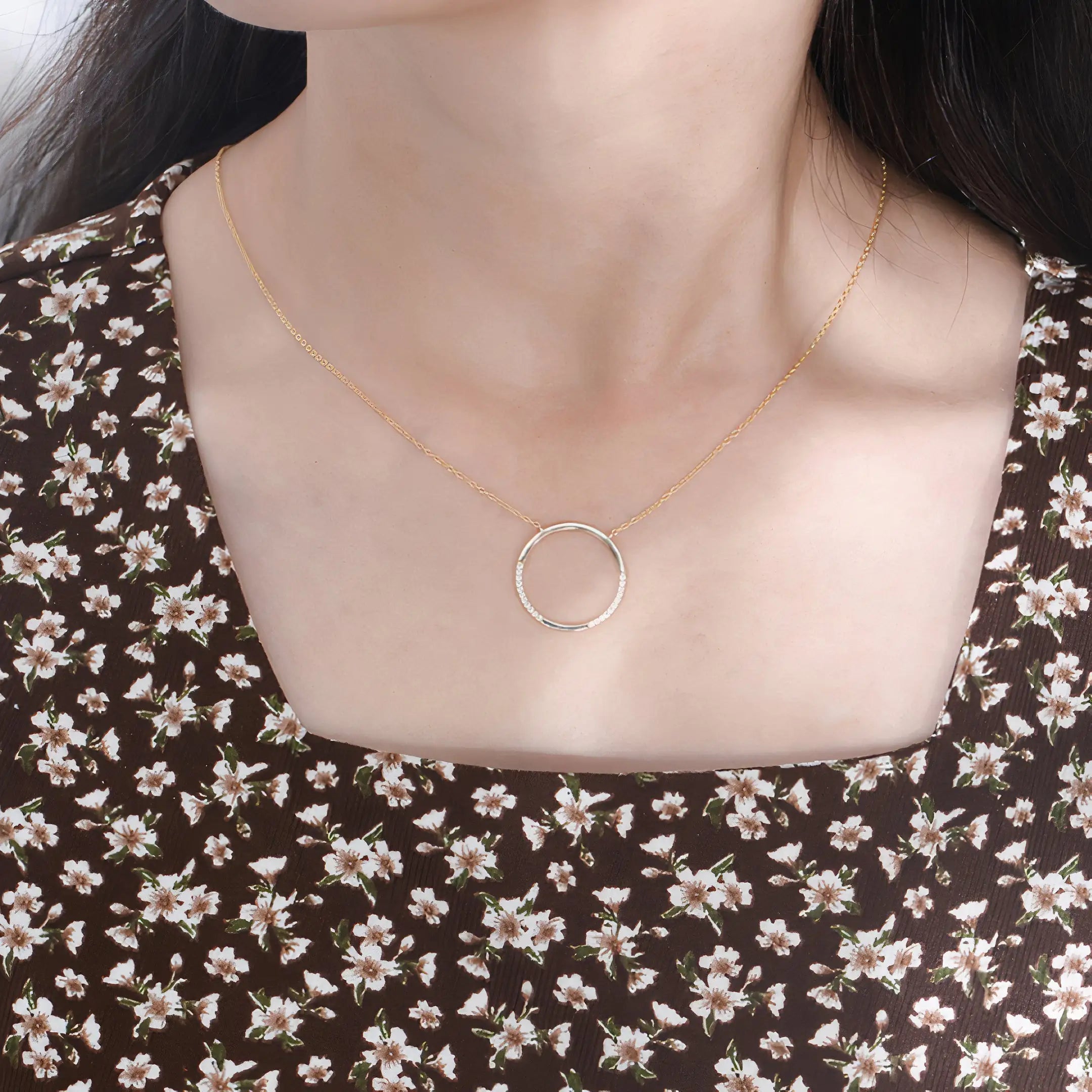 Gold Pendant Chain: Zuzy Necklace with Circle Pendant for Trendy Style smart-purchase