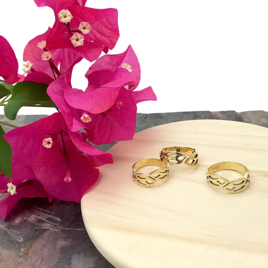 Cambodian Leaf Ring: Nature-Inspired Elegance – Perfect for a Ladies Gold Ring or Pandora Gold Ring Look smart-purchase
