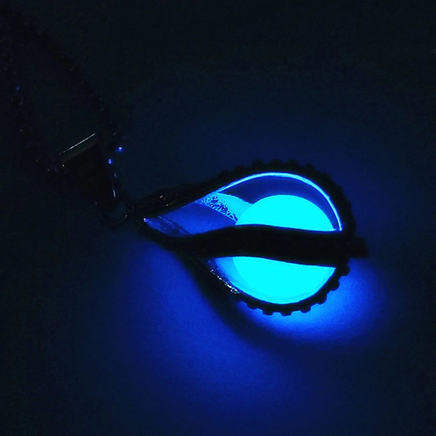 Luminous Pendant Necklace: Radiant Elegance with a 2 Stone Necklace Design smart-purchase
