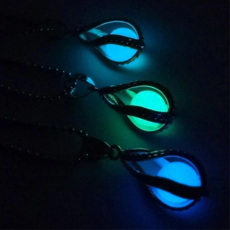 Luminous Pendant Necklace: Radiant Elegance with a 2 Stone Necklace Design