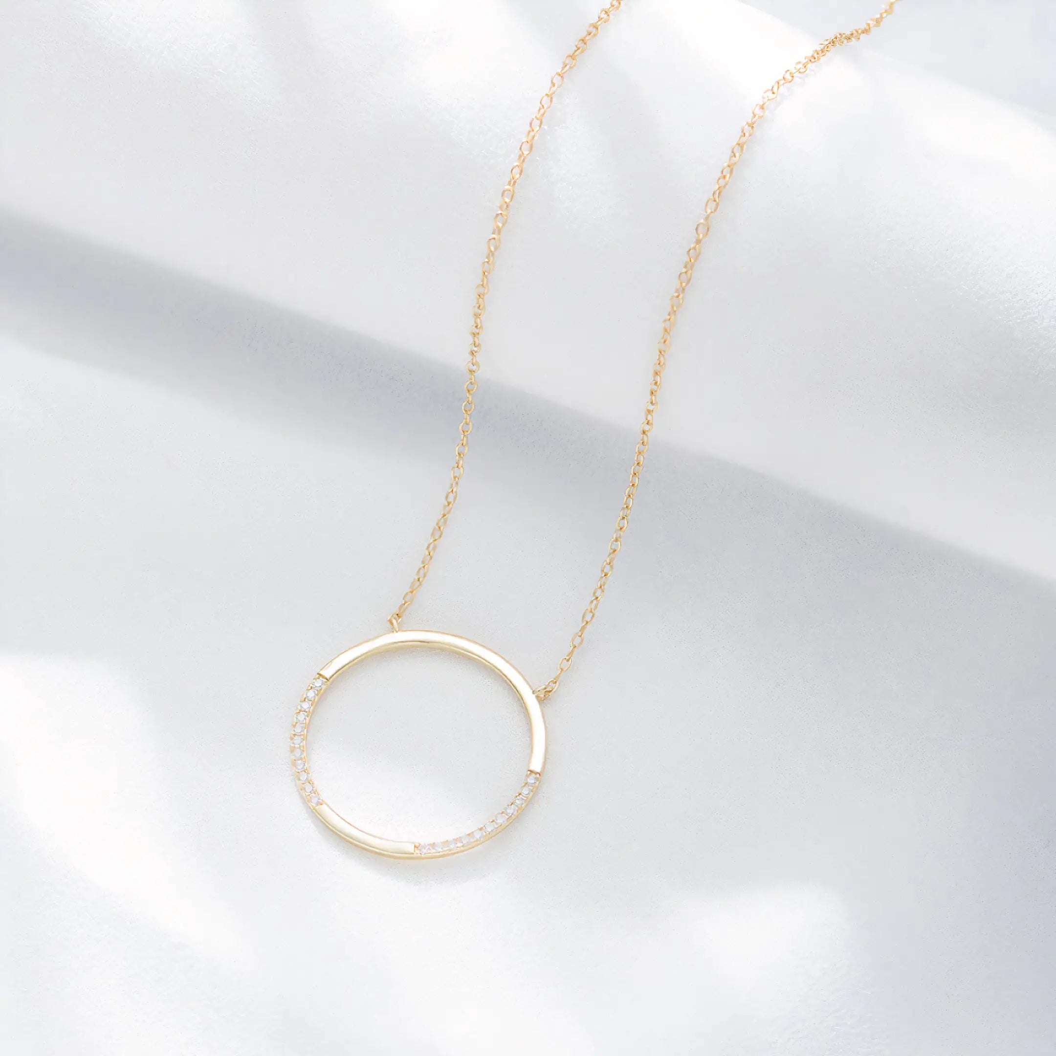 Gold Pendant Chain: Zuzy Necklace with Circle Pendant for Trendy Style smart-purchase