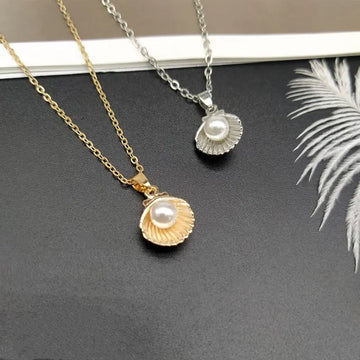 Shell Pearl Pendant: 18k Gold Heart Locket Necklace for Elegant Beach-Inspired Style