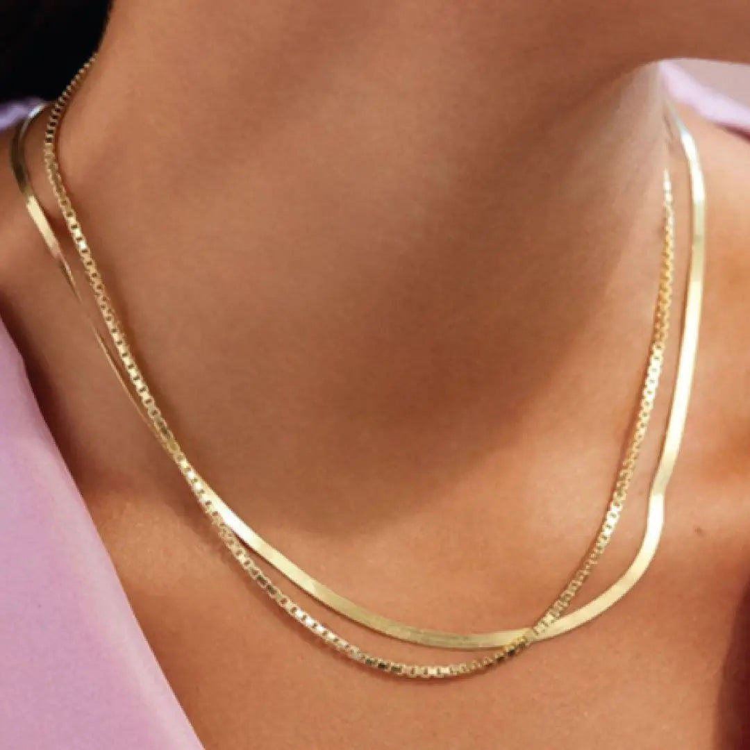 Ivy Necklace: Cubic Zirconia Pendant Necklace for Nature-Inspired Elegance