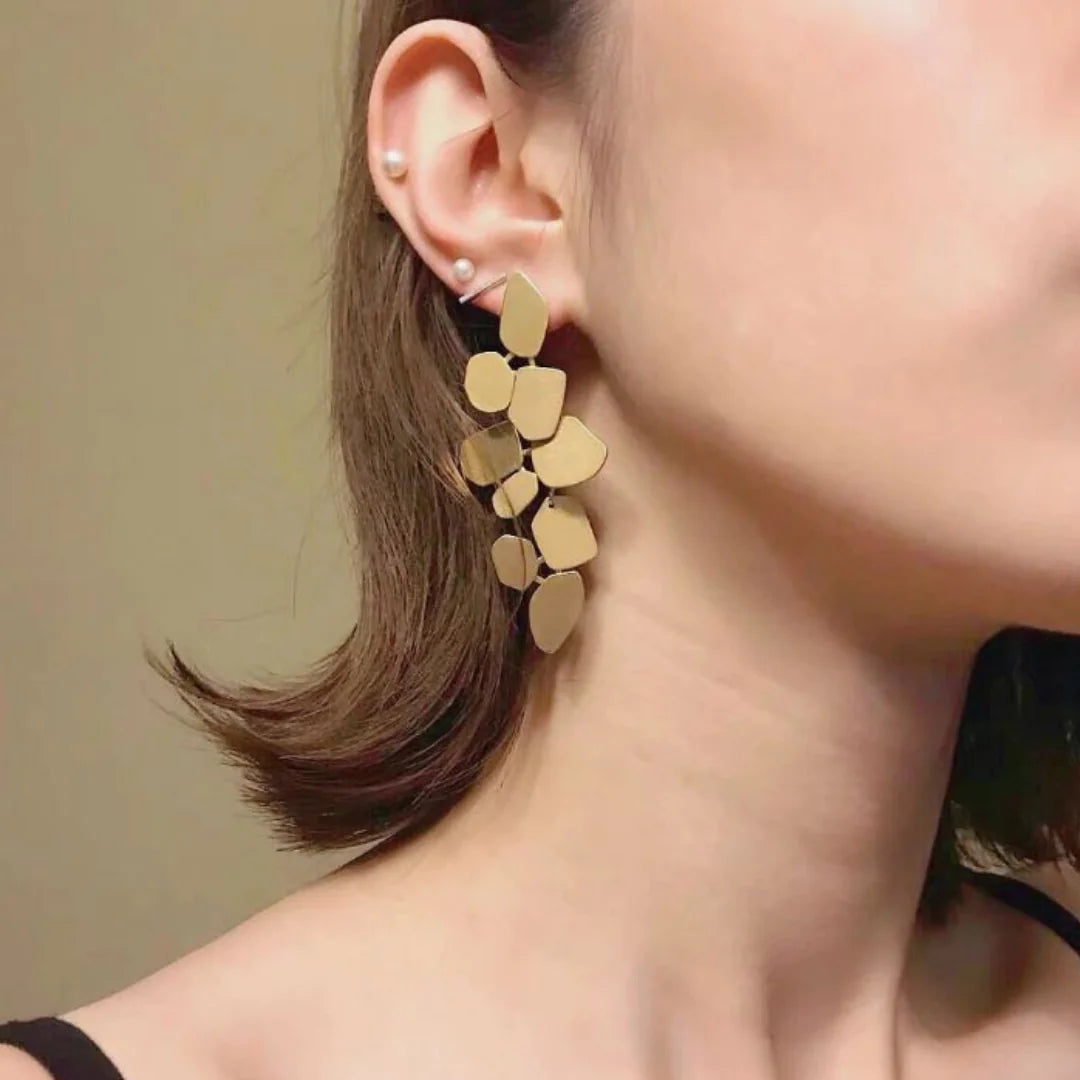 Dangle and Drop Earrings: White Gold Dangle Earrings with Flower Design smart-purchase