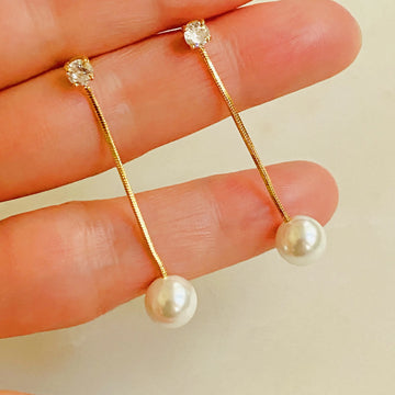 Elegant Dangling Pearl Earrings – Gold Diamond Drop Earrings for Timeless Style